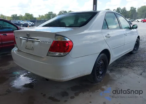 2006 Toyota Camry Le z USA, uszkodzony, nr VIN 4T1BE32K66U673771